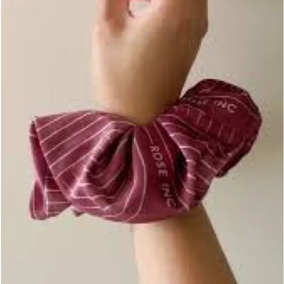 LIMITED EDITION Rose Inc Berry Rose Hair Scrunchie - Picture 3 of 3